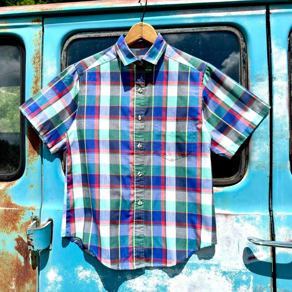 70s fast plaid thin cotton poly short sleeve shirt w/ button-up & short collar